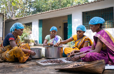 वन धन विकास केंद्र की गतिविधियों से बढ़ रही स्व-सहायता समूहों की आय