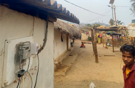 नियद नेल्लानार : पहली बार बिजली से रौशन हुआ नारायणपुर का ग्राम गारपा