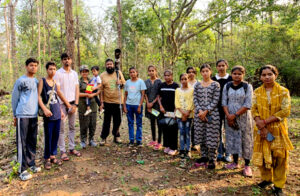 बारनवापारा के देवपुर जंगल में दिखी दुर्लभ रंगबिरंगी विशाल भारतीय गिलहरी