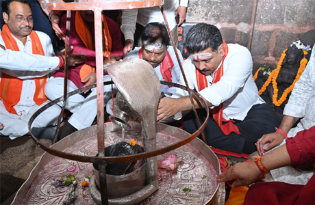 उप मुख्यमंत्री, मंत्री एवं सांसद ने भोरमदेव मंदिर में की पूजा अर्चना