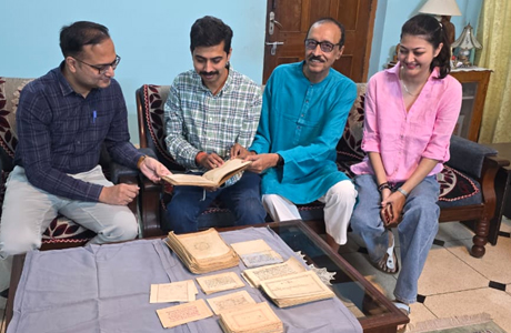 ज्ञानभारतम अभियान : धौरपुर के पूर्व राजपरिवार में मिलीं दुर्लभ धार्मिक पांडुलिपियां