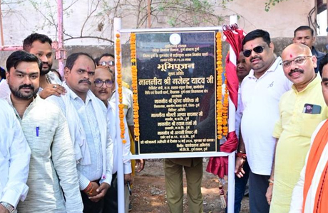 शिक्षा मंत्री गजेन्द्र यादव ने पुलगांव और उरला हाईस्कूल में किया भूमिपूजन