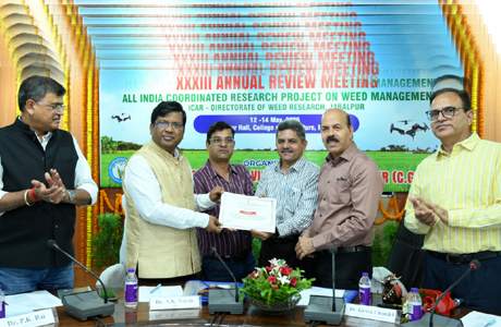 रासायनिक खरपतवारनाशकों का नियंत्रित और प्रभावी उपयोग किया जाए: डॉ. नायक