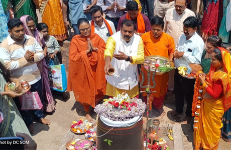 सोमनाथ स्वाभिमान पर्व के अवसर पर गोबरहीन शिव मंदिर में हुआ भव्य आयोजन