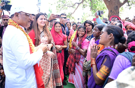 सुशासन की एक चौपाल ऐसी भी, जहां गूंजती रही तालियों की गड़गड़ाहट