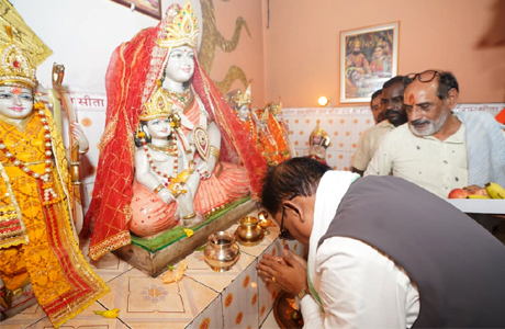 मुख्यमंत्री विष्णुदेव साय पहुंचे कोसला धाम, कौशल्या मंदिर में की पूजा-अर्चना