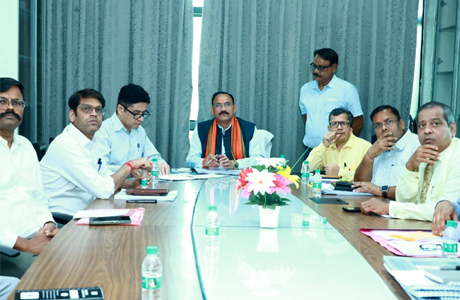 अस्पतालों में दवा की उपलब्धता एवं सतत् मानीटरिंग सुनिश्चित करने के निर्देश