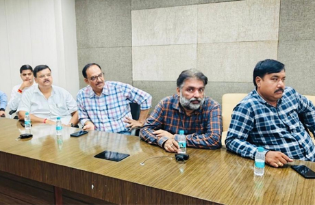 डीजल की कीमतों में उछाल के बाद अब बसों का किराया बढ़ाने की तैयारी