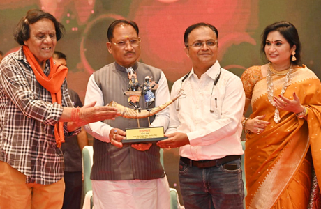 फिल्में समाज में सकारात्मक बदलाव की सशक्त माध्यम हैं - मुख्यमंत्री