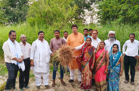 औषधीय खेती से बढ़ाएं आय, शासन करेगा हर संभव सहयोग : विकास मरकाम