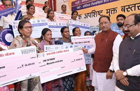 छत्तीसगढ़ में 1.12 लाख से अधिक वेंडर्स को मिला पीएम स्वनिधि का चेक