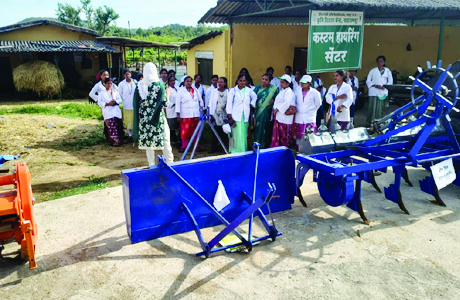 पशु सखियों को मिला आधुनिक खेती और पशुपालन का प्रशिक्षण