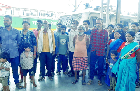 तमिलनाडु के तिरुवल्लूर से मुक्त कराए गए श्रमिकों की सकुशल वापसी