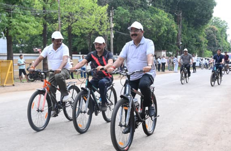 Sunday-on-Cycle में शामिल हुए डीप्टी सीएम, दिया फिटनेस का संदेश