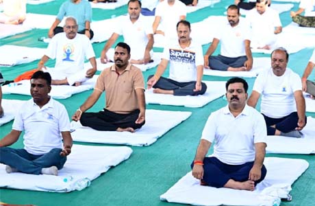 ऋषि-मुनियों की अमूल्य विरासत है योग, इसे जीवन का हिस्सा बनाएं - विजय शर्मा