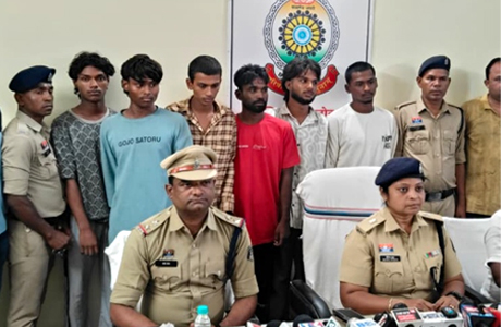 13 साल की बेटी की आबरू बचाते शहीद हो गया पिता, 6 आरोपी गिरफ्तार