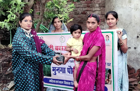 गंभीर कुपोषितों और गर्भवतियों के घरों में किया गया मुनगा पौधों का रोपण
