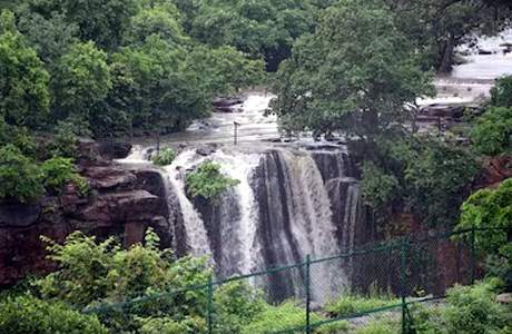 सिद्धखोल जलप्रपात में ईको-टूरिज्म को बढ़ावा, पर्यावरण संरक्षण को प्राथमिकता
