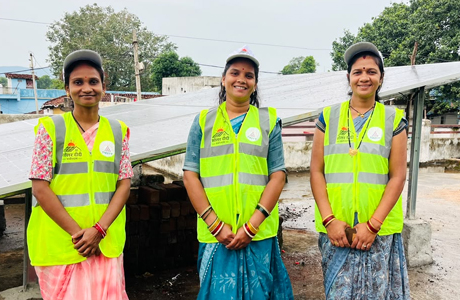 कबीरधाम जिले की 40 महिलाएं बनी सोलर दीदी, कर रहीं घरों को रोशन