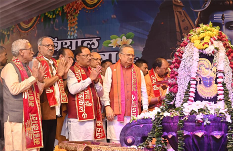 मुख्यमंत्री साय ने रुद्राभिषेक कर प्रदेशवासियों के सुख-समृद्धि की कामना की