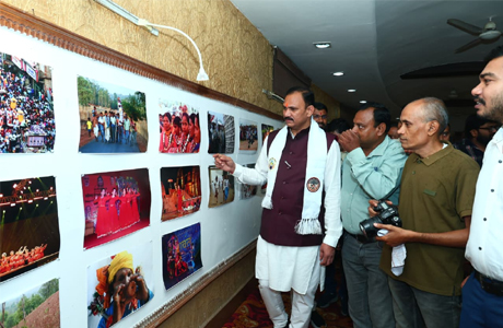 स्वास्थ्य मंत्री जायसवाल ने किया दृश्य संवाद 2026 का शुभारंभ