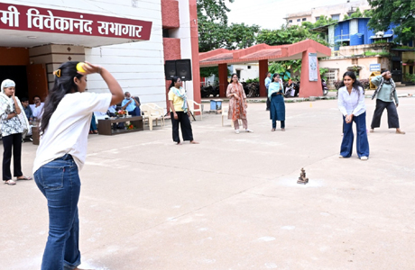 इंदिरा गांधी कृषि विश्वविद्यालय में “हरेली“ पर पारंपरिक खेलों का आयोजन