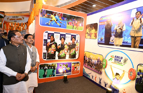 मुख्यमंत्री ने खेल फोटो प्रदर्शनी का किया शुभारंभ, कॉफी टेबल बुक का विमोचन