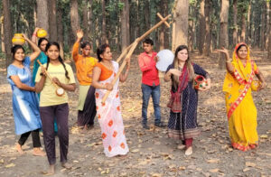 रेलवे स्लीपर के लिए इस वन टांगिया समुदाय ने उगाए साखू के जंगल