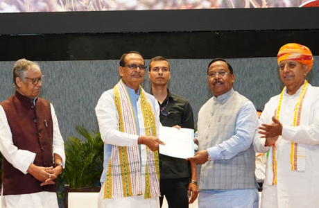 नई दिल्ली में आयोजित राष्ट्रीय कृषि सम्मेलन में शामिल हुए मंत्री नेताम
