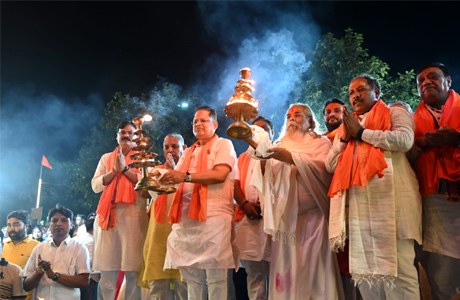 आशीर्वाद के एक लाख दीपों से जगमगाया शिवरीनारायण का महानदी तट