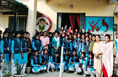 बिटिया @Work के तहत छात्राओं ने जाना सखी वन स्टॉप सेंटर का कामकाज