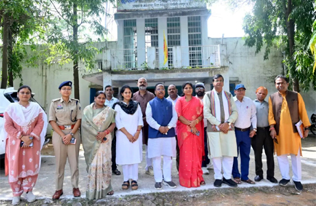 नेत्रहीन बच्चों की प्रतिभा देख भावुक हुए नेताम, एक लाख की मदद का ऐलान