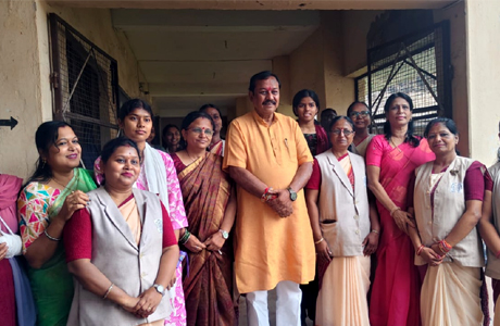 शिशु मंदिर में ‘वंदे मातरम्’ का सामूहिक गायन, शंकराचार्य कालेज ने दी सहभागिता